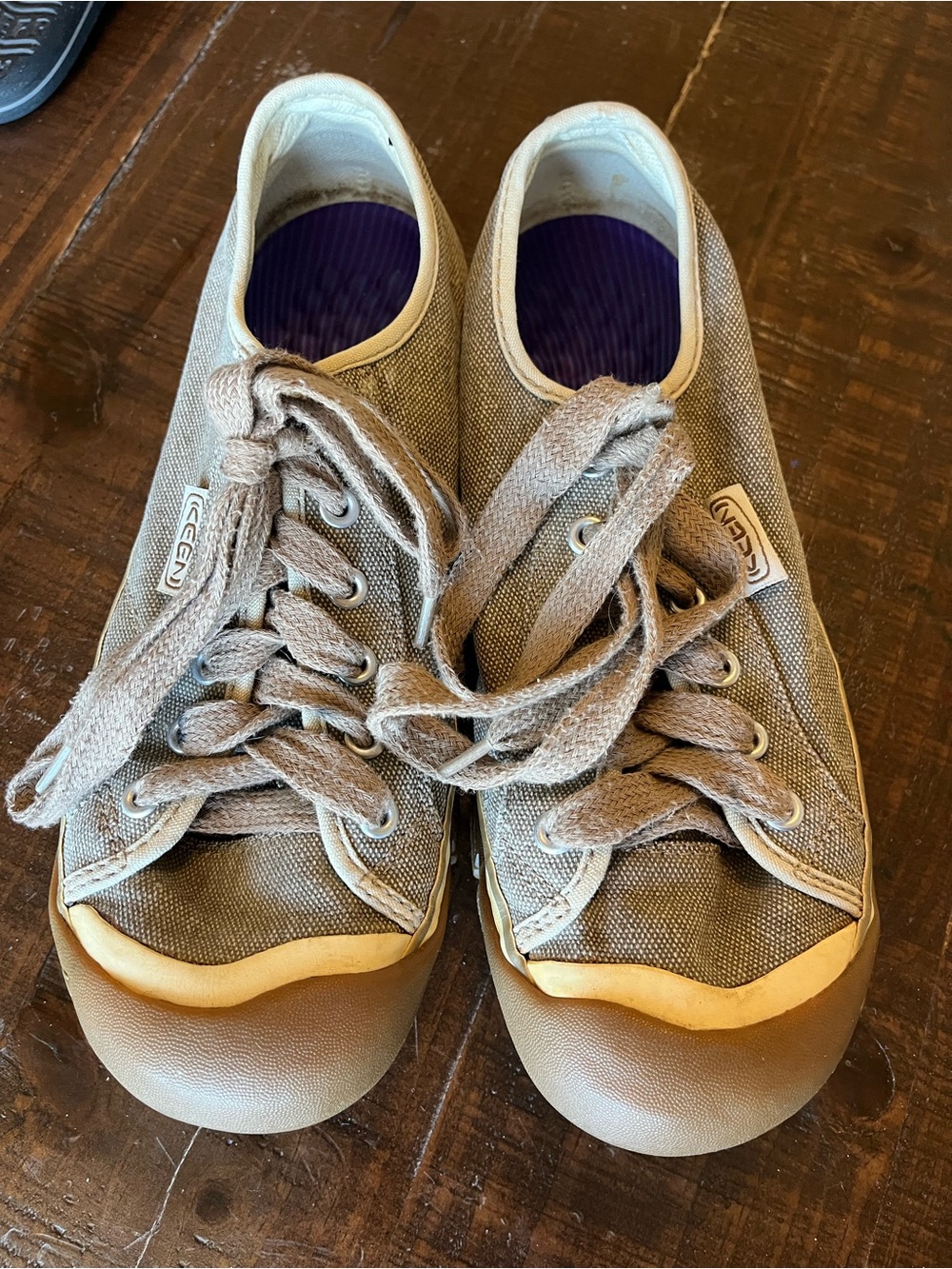 Keen Women's Tan Canvas Sneakers Size 8.5
Description: